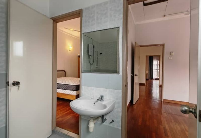 Mutiara Damansara Corner House