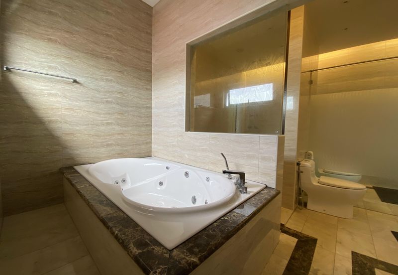 𝗟𝗼𝗰𝗸 𝗦𝘁𝗼𝗰𝗸 & 𝗕𝗮𝗿𝗿𝗲𝗹 - Tip top condition