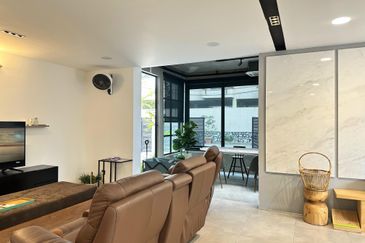 Jalan Taman Bukit Desa