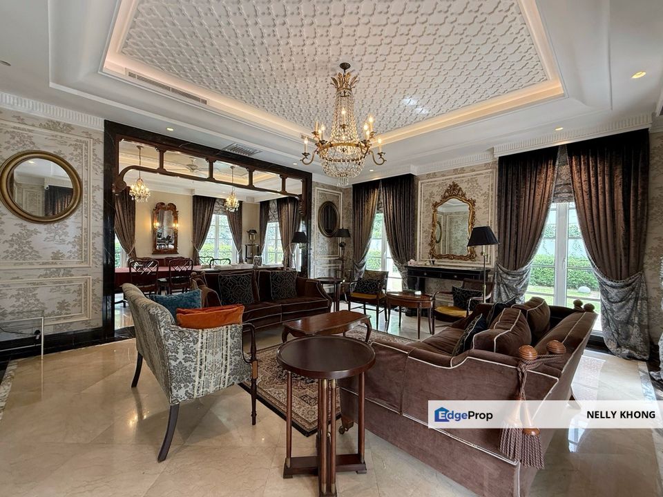 Beautifully fully furnished with 𝗽𝗿𝗲𝗺𝗶𝘂𝗺 𝗶𝗺𝗽𝗼𝗿𝘁𝗲𝗱 𝗽𝗶𝗲𝗰𝗲𝘀, Kuala Lumpur, Damansara