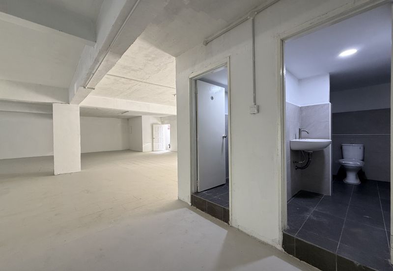 Exclusive: Refurbished Adjoining Shoplots. Full Block Available