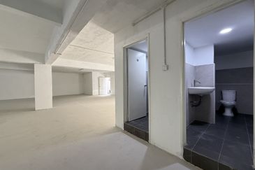 Exclusive: Refurbished Adjoining Shoplots. Full Block Available