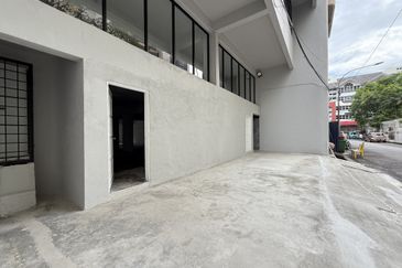 Exclusive: Refurbished Adjoining Shoplots. Full Block Available