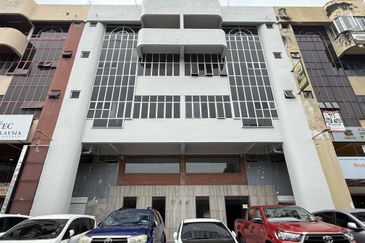 Exclusive: Refurbished Adjoining Shoplots. Full Block Available