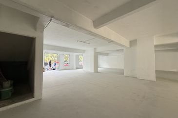 Exclusive: Refurbished Adjoining Shoplots. Full Block Available