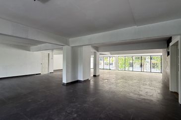 Exclusive: Refurbished Adjoining Shoplots. Full Block Available