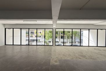 Exclusive: Refurbished Adjoining Shoplots. Full Block Available