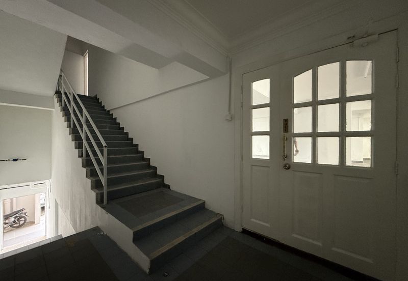 Exclusive: Refurbished Adjoining Shoplots. Full Block Available