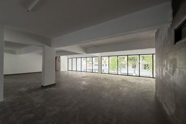 Exclusive: Refurbished Adjoining Shoplots. Full Block Available