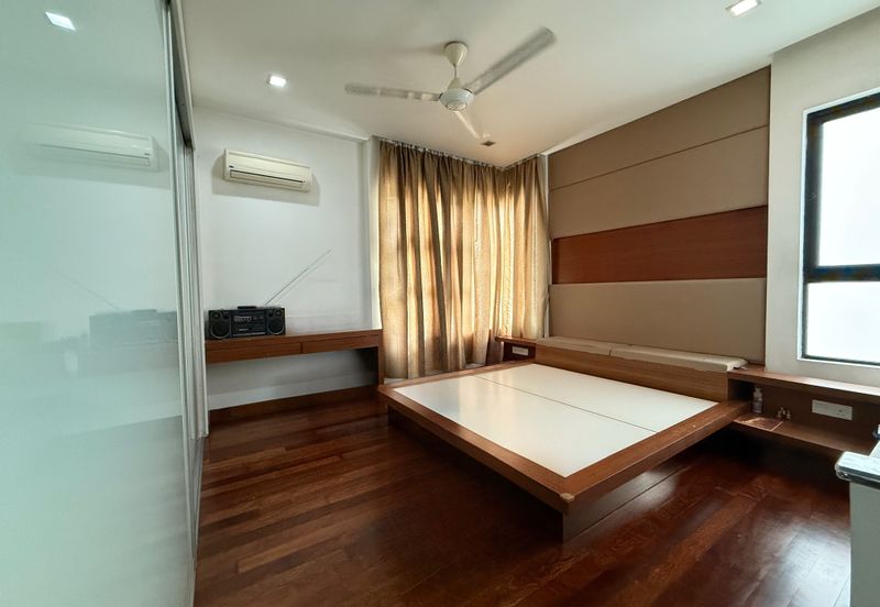 Papillon Desahill Condominium