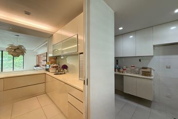 Papillon Desahill Condominium