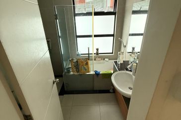 Papillon Desahill Condominium