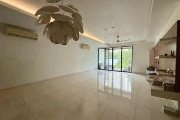 Papillon Desahill Condominium