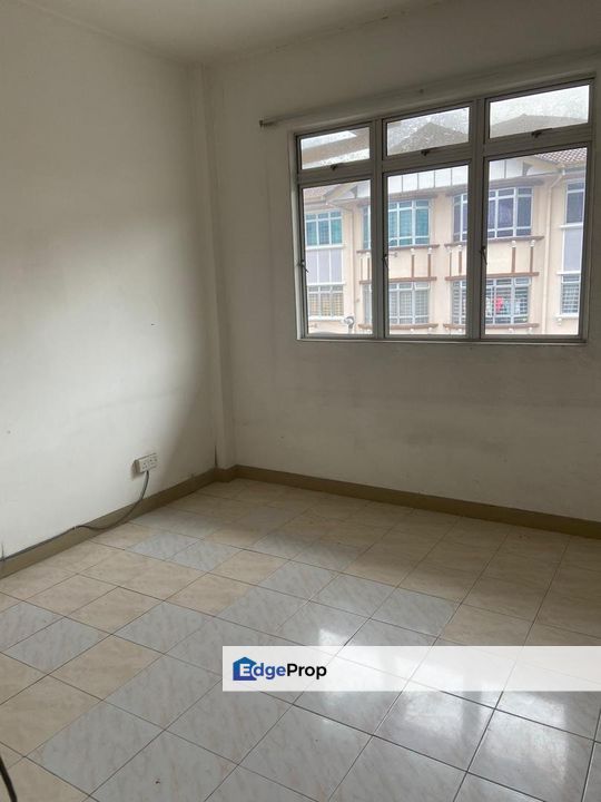 D'Shire Villa, Basic, Top floor, Selangor, Kota Damansara