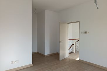 Ariza Elmina Gardens