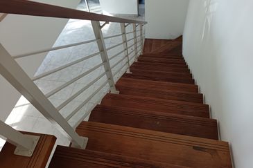 Ariza Elmina Gardens