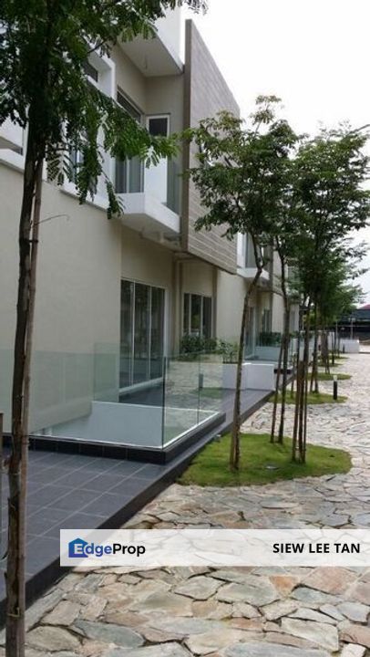 East Utama, Kayu Ara PJ 3 sty house for rent partly furnished RM4600, Selangor, Kayu Ara