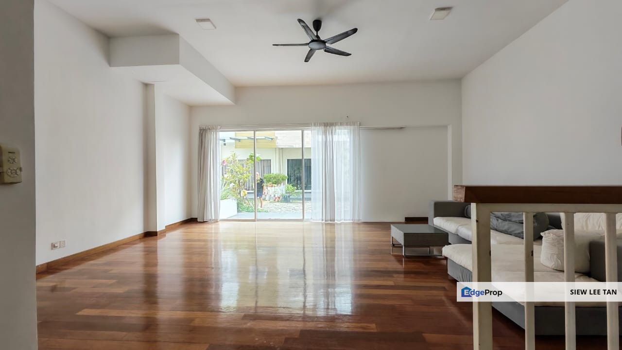 East Utama, Kayu Ara PJ 3 sty house for rent partly furnished RM4600, Selangor, Kayu Ara