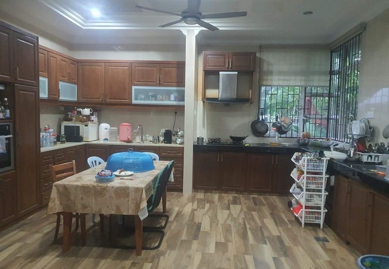 Avenue 6, Bandar Tun Hussein Onn