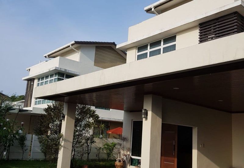 Avenue 6, Bandar Tun Hussein Onn