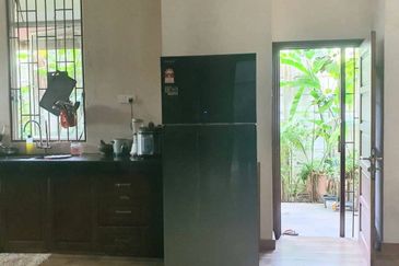 Avenue 6, Bandar Tun Hussein Onn