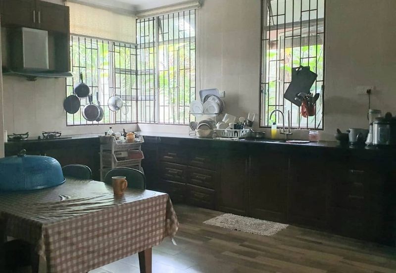 Avenue 6, Bandar Tun Hussein Onn