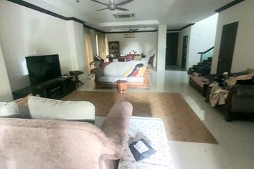 Avenue 6, Bandar Tun Hussein Onn