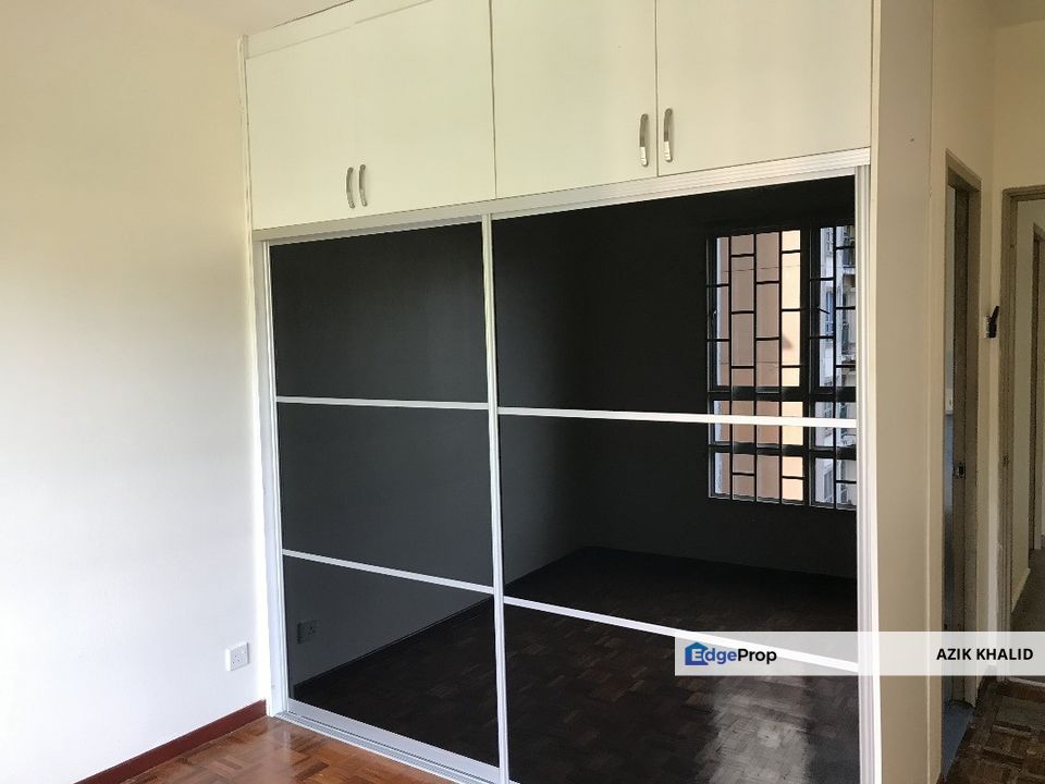 Facing Pool Tiara Intan Condominium Taman Bukit Indah Ampang For Sale, Selangor, Ampang