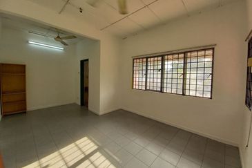 RENOVATED CORNER LOT DOUBLE STOREY TERRACE TAMAN DESA BAKTI SELAYANG