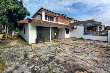 RENOVATED CORNER LOT DOUBLE STOREY TERRACE TAMAN DESA BAKTI SELAYANG