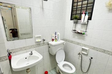 Jalan Anggerik Liparis 31/147