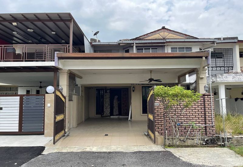 Jalan Semarak, Bukit Beruntung