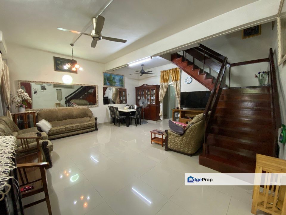 RENOVATED STRATEGIC Double Storey House Taman Melur Ampang for Sale