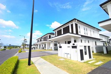 Biggest Norton  Bungalow Bandar Puncak Alam