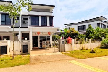 2 Storey Lot With Extra Land Bandar Seri Coalfield
