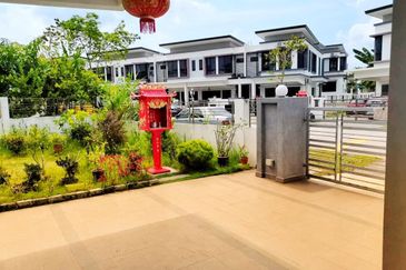 2 Storey Lot With Extra Land Bandar Seri Coalfield