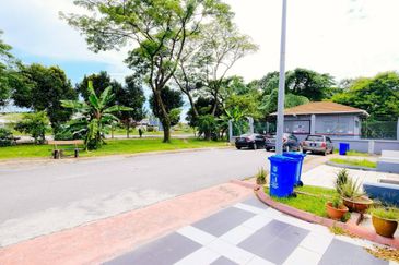 Double Storey Renovated House at Desa Latania Seksyen 36 Shah Alam