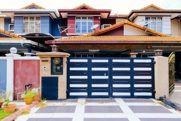 Double Storey Renovated House at Desa Latania Seksyen 36 Shah Alam