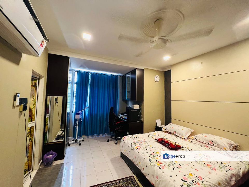 Double Storey Renovated House at Desa Latania Seksyen 36 Shah Alam, Selangor, Shah Alam