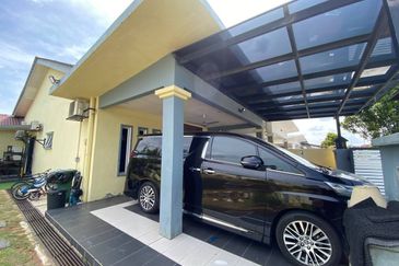 Renovated] 1sty Semi D CORNER LOT Shah Alam