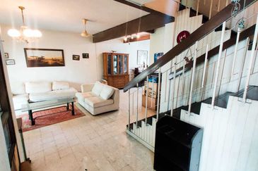 2 STOREY SS17, Partly Furnish SUBANG JAYA