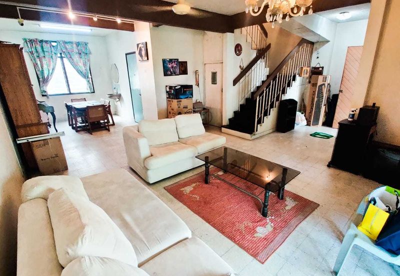 2 STOREY SS17, Partly Furnish SUBANG JAYA