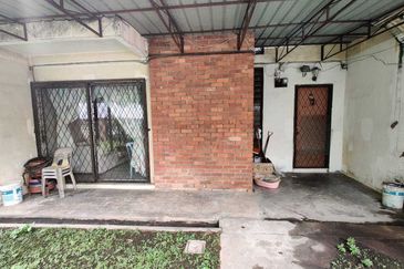 2 STOREY SS17, Partly Furnish SUBANG JAYA