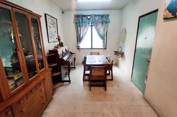 2 STOREY SS17, Partly Furnish SUBANG JAYA