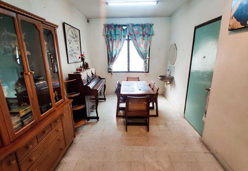 2 STOREY SS17, Partly Furnish SUBANG JAYA