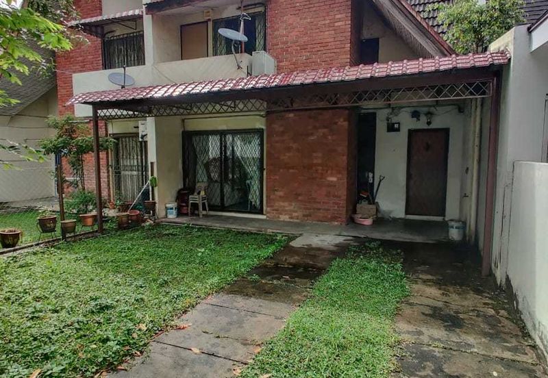 2 STOREY SS17, Partly Furnish SUBANG JAYA