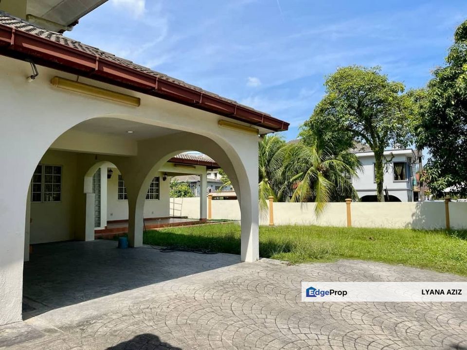 Jalan Tengku Ampuan Basik, Selangor, Shah Alam