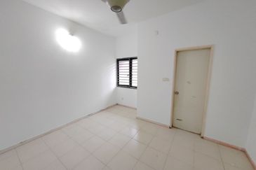 Jalan Selasih J U12/J 