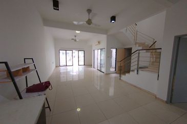 Jalan Selasih J U12/J 