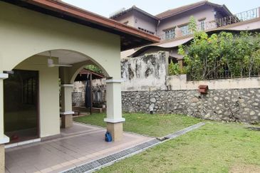 Jalan Kelab Golf 13/10F